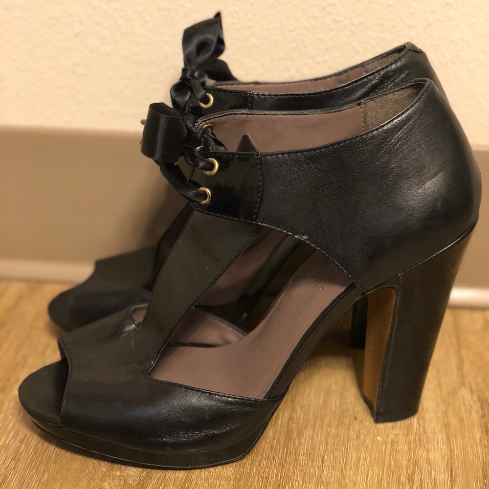 Cute Black Peep-toe Heels